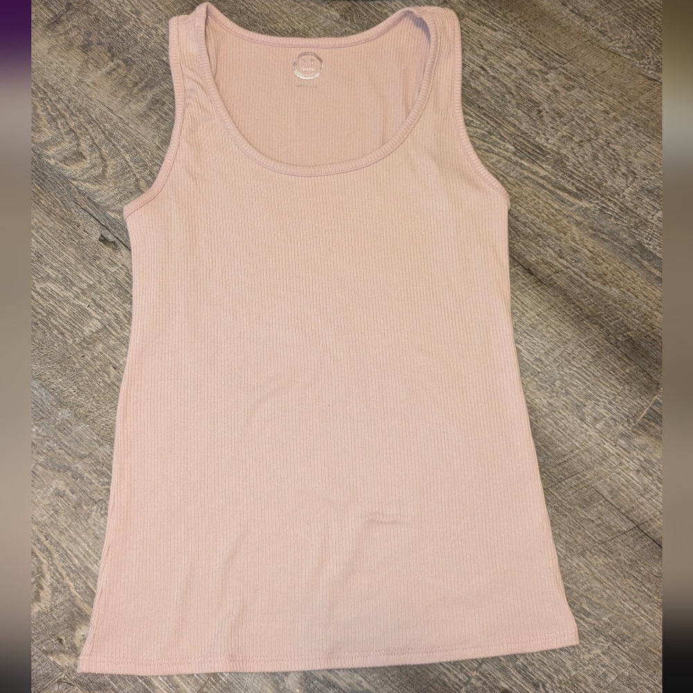 Pink tank top